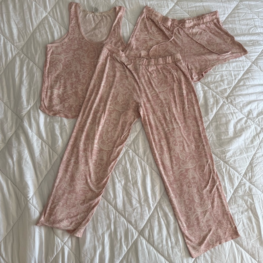Lucky Brand Paisley Print Pink Sleepwear Set- 4 Pieces. Size Large. Read Details
